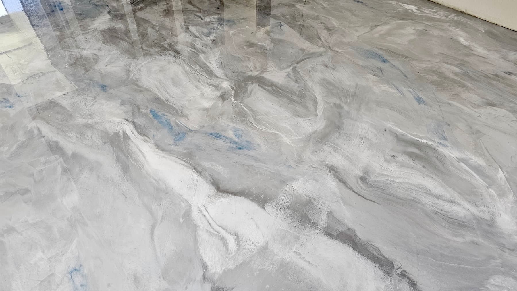 Textura metálica de piso epóxico premium